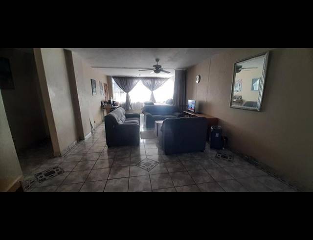 3 BEDROOM APARTMENT FOR SALE IN SUNNYSIDE